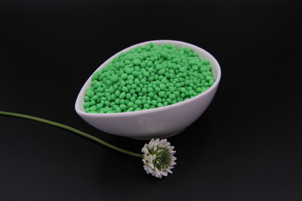 13-5-30S Green Not Completely Water Soluble  1.JPG